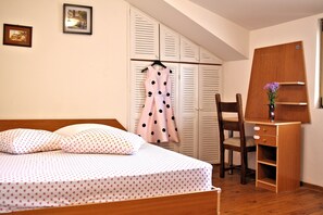 浪漫公寓, 1 間臥室, 海景 | 1 間 臥室、書桌、熨斗/熨衣板、免費無線上網