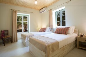 House, 3 Bedrooms | 3 bedrooms, blackout drapes, iron/ironing board, free WiFi - Villa Kodria (Lefkada)