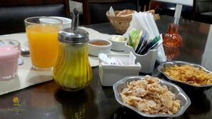 Free daily buffet breakfast