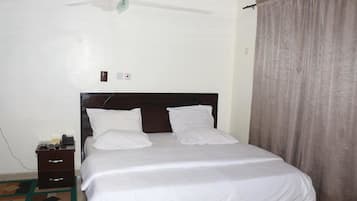 Premium bedding, in-room safe, desk, blackout drapes