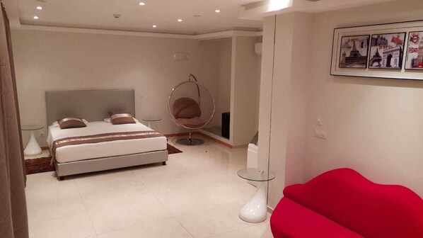 1 chambre, minibar, fer et planche à repasser