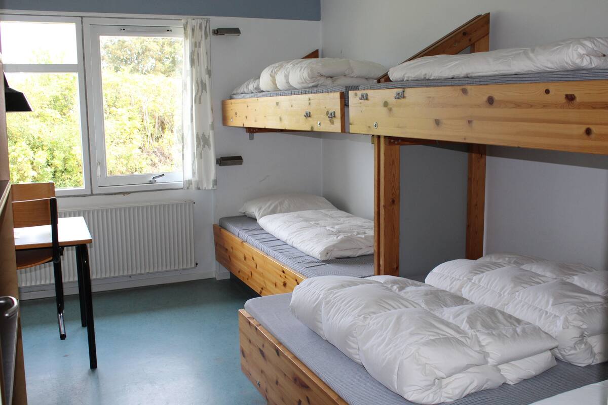 Habitación familiar | Wifi gratis y ropa de cama