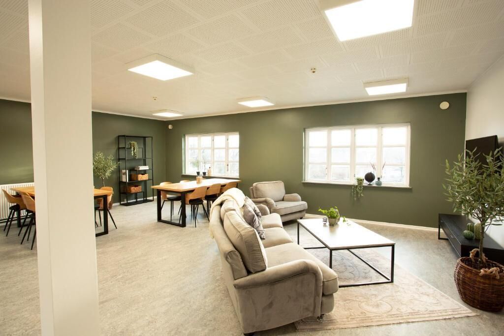 50-inch smart tv with digital channels, tv