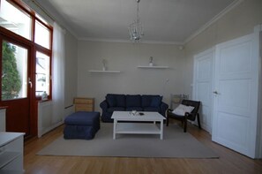 Apartment, 3 Bedrooms | Bathroom | Combined shower/tub