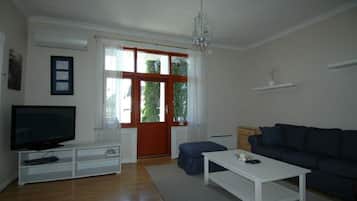 Apartment, 3 Schlafzimmer | Wohnzimmer | Flachbildfernseher