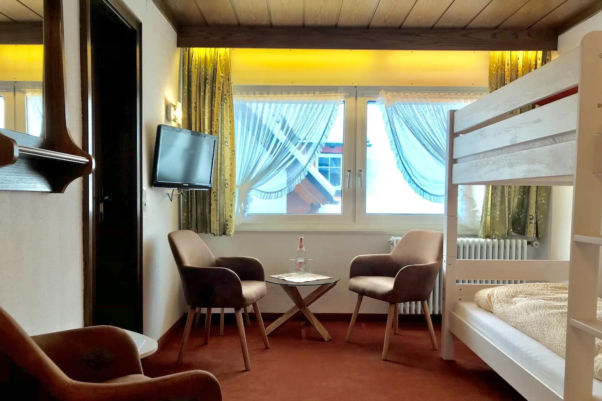 Quadruple Room | 1 bedroom, free WiFi, bed sheets