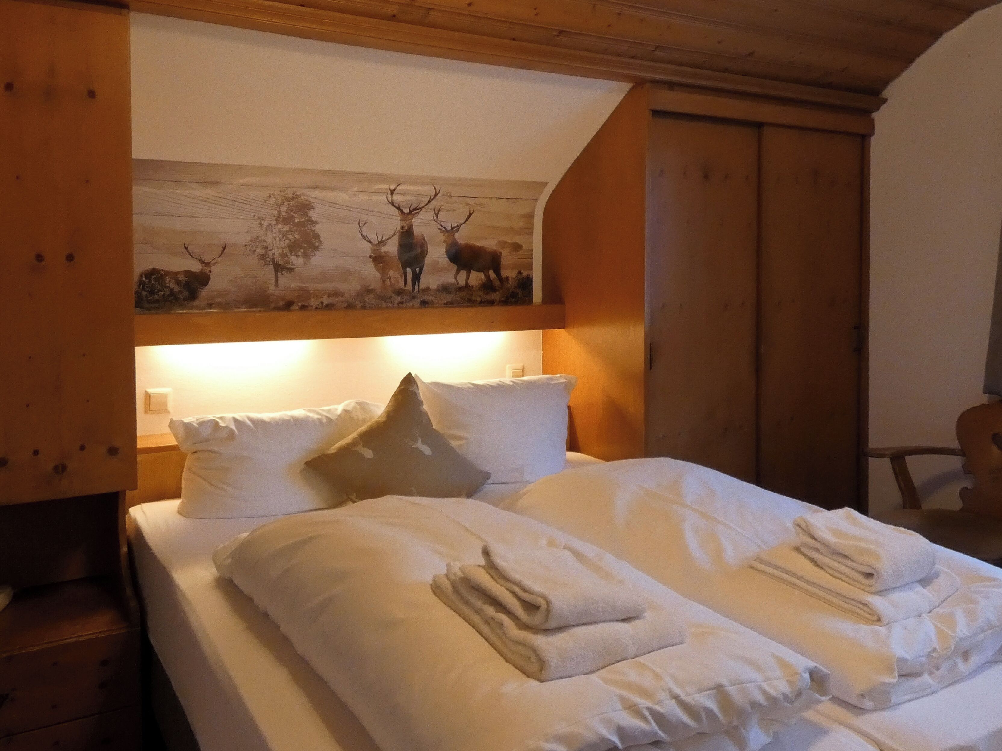Standard Double Room | Hypo-allergenic bedding, desk, free WiFi, bed sheets
