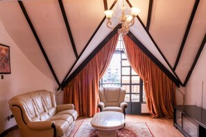 Lobby sitting area - Mulberry apartments (Nairobi)