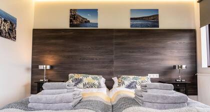 Black Beach Guesthouse