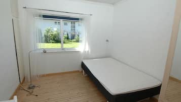 Apartment, 3 Bedrooms | 1 bedroom, desk, free WiFi