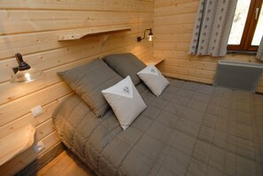 4 habitaciones, tabla de planchar con plancha y wifi gratis 