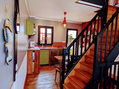 Terraced house with 2 bedrooms in Le Palais center, pets allowed