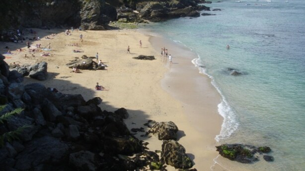 Beach nearby - Terraced house with 2 bedrooms in Le Palais center, pets allowed (Le Palais)