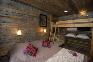 1 slaapkamer, een strijkplank/strijkijzer, gratis wifi