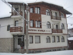 Fachada de la propiedad