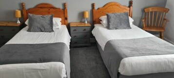 Twin Room, 2 Twin Beds, Non Smoking | Desk, iron/ironing board, free WiFi, bed sheets