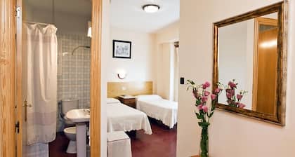 Hostal Tropical