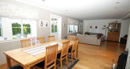 Solferie Holiday Home - Korsvikkilen