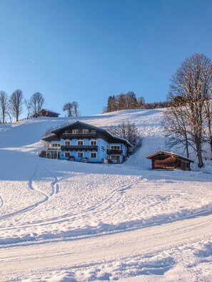 Exterior - Saalbach Apartments Landhaus Bernkogel (Saalbach-Hinterglemm)