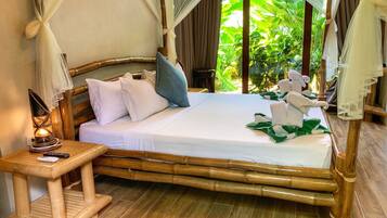 Vila Deluks, 4 kamar tidur, kolam renang pribadi, menghadap pantai | Minibar, brankas, Wi-Fi gratis, dan seprai linen