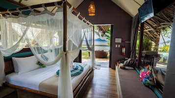 Seaview Cottage | Minibar, in-room safe, free WiFi, bed sheets