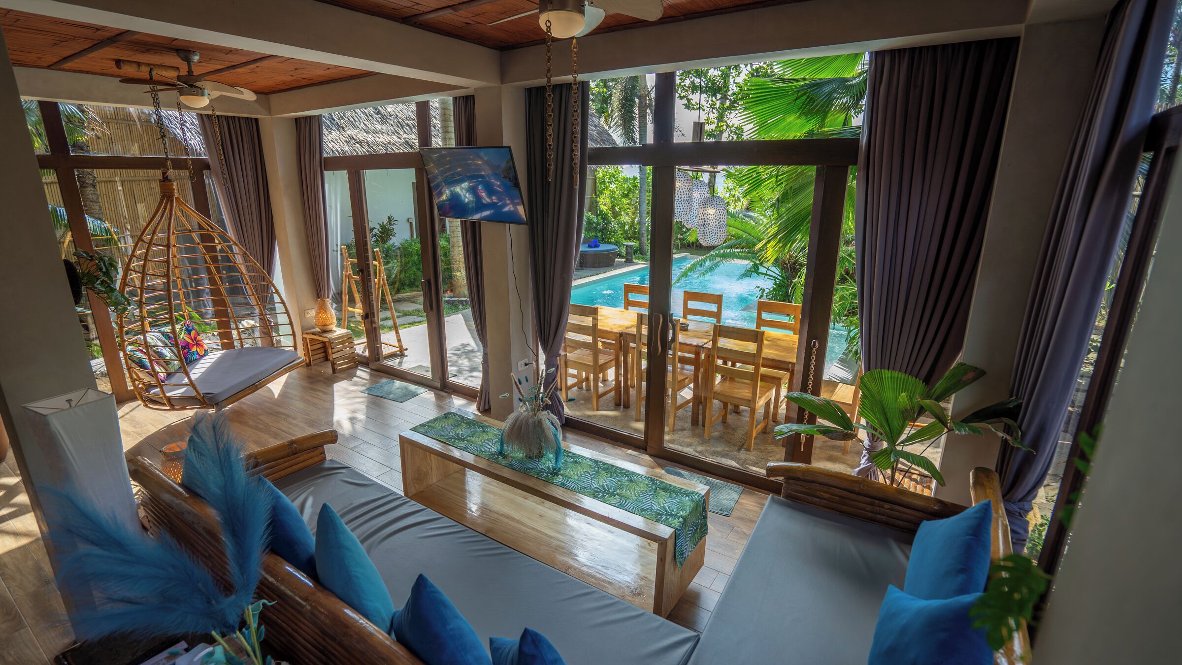 Deluxe Villa, 4 Bedrooms, Private Pool, Beachfront | Living area