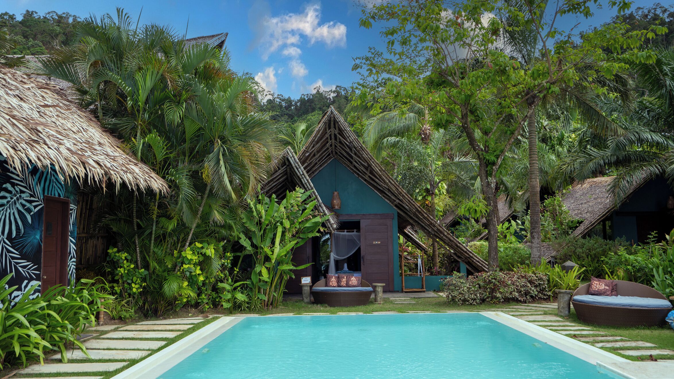 Seaview Cottage | Minibar, in-room safe, free WiFi, bed sheets