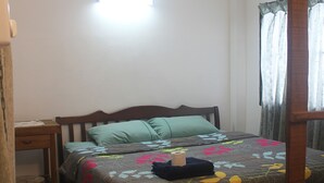 Standard Double Room with AC - Sarah Guest House (Chiang Mai)