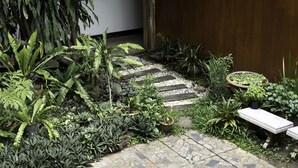 Garden - Sarah Guest House (Chiang Mai)