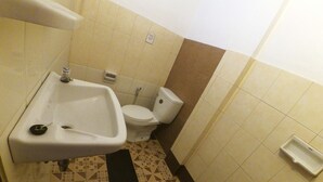 Bathroom - Sarah Guest House (Chiang Mai)