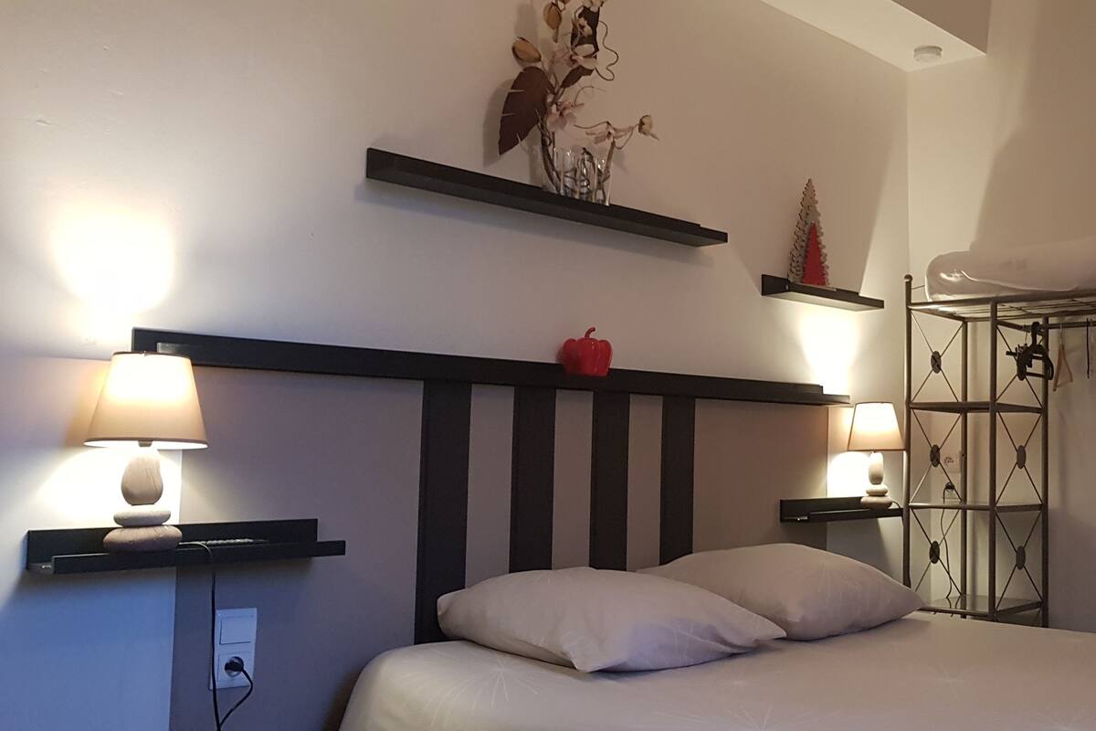 Iron/ironing board (on request), cribs (surcharge), WiFi (free)