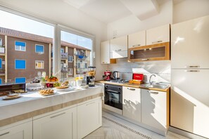 Tägliches Frühstücksbuffet (2.50 EUR pro Person)