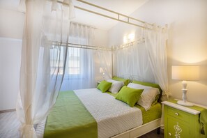 Deluxe Double Room, 1 King Bed with Sofa bed