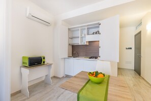 Deluxe Double Room, 1 King Bed with Sofa bed | Room amenity
