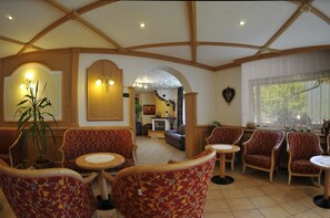 ロビー応接スペース