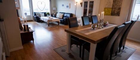 Apartment, 2 Bedrooms | In-room dining