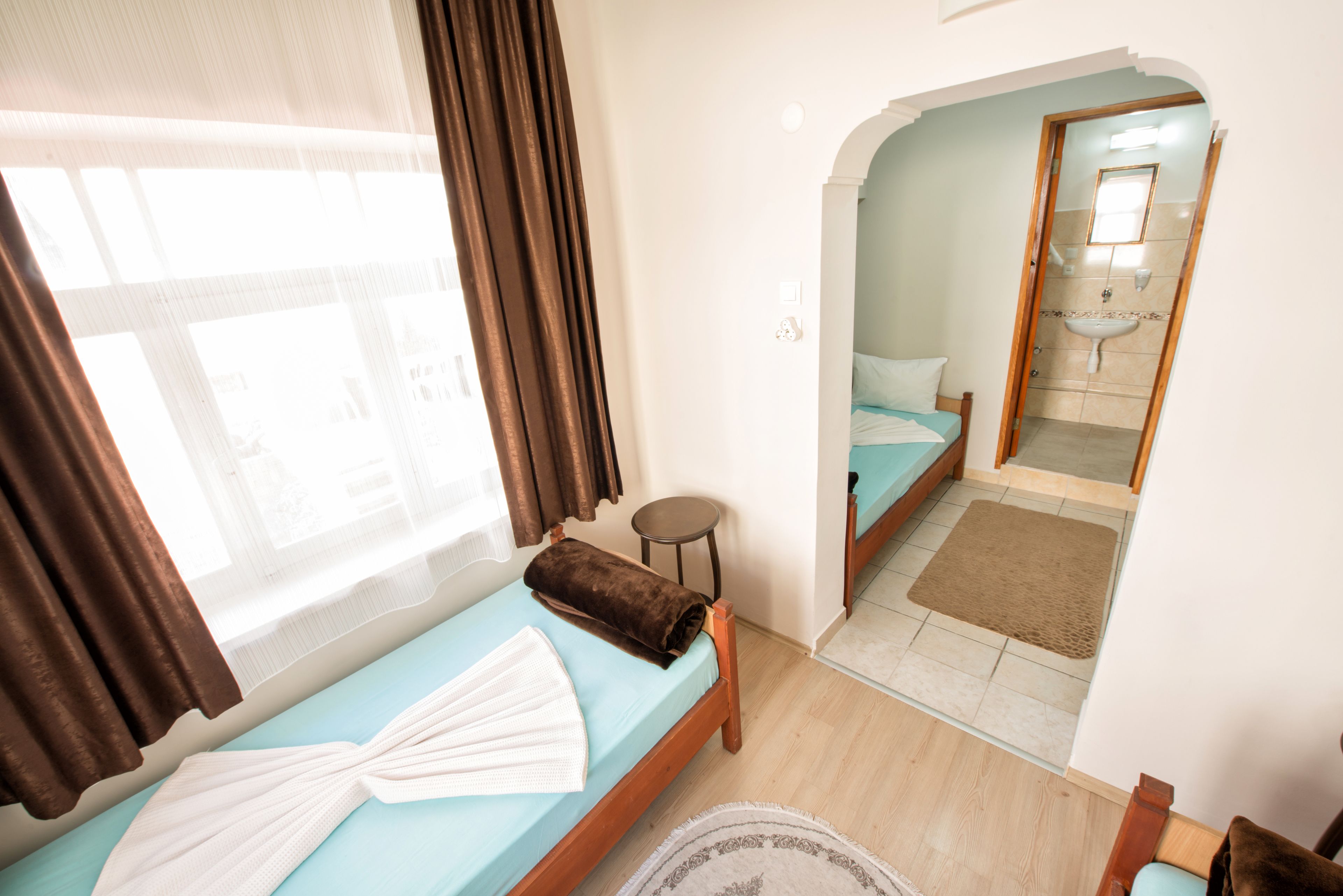 classic triple room | in-room safe, desk, soundproofing, free wifi