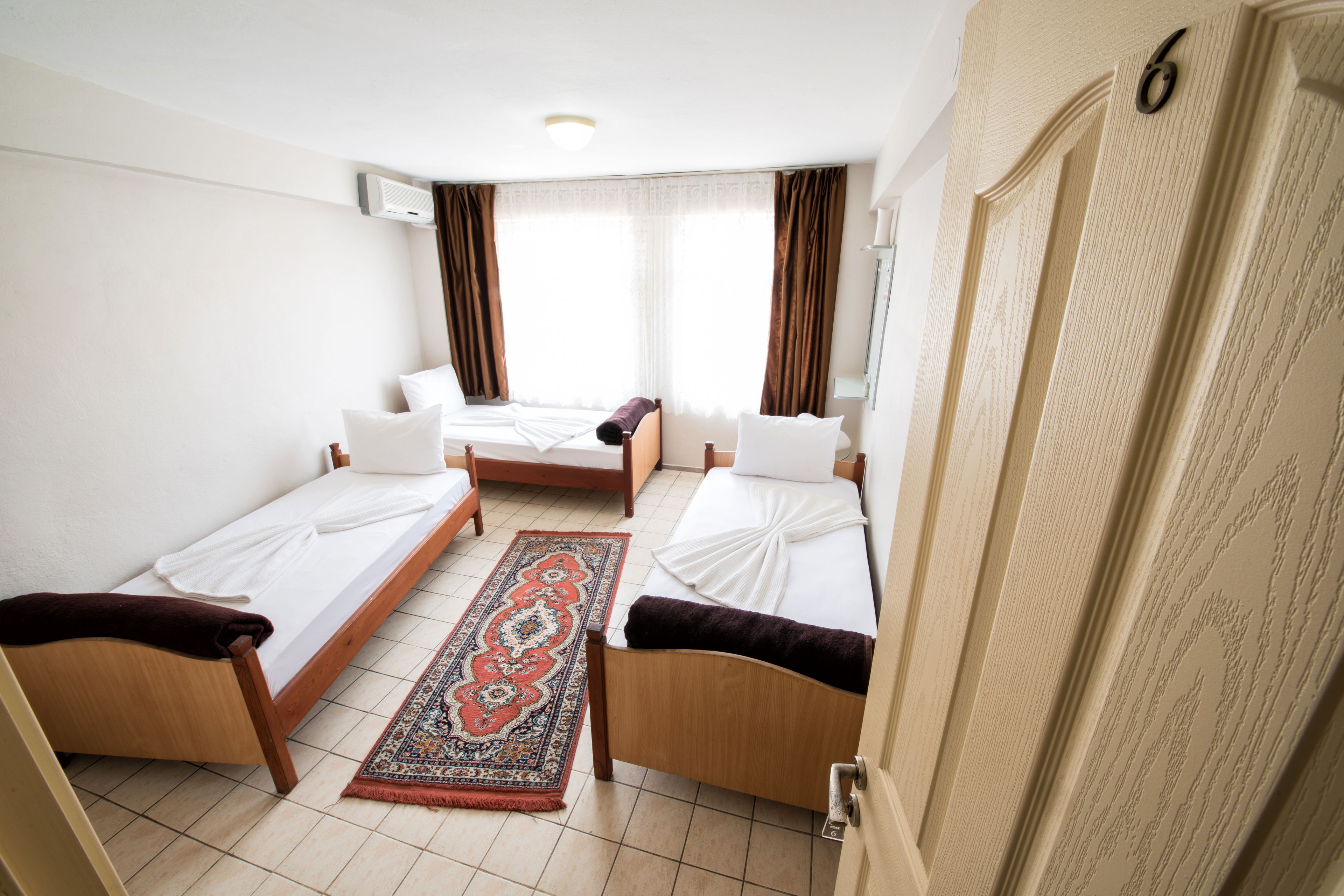 classic triple room | in-room safe, desk, soundproofing, free wifi