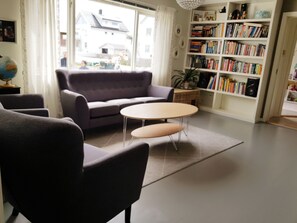 House, 4 Bedrooms | Living area