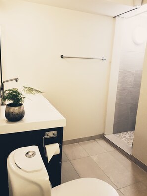 Rumah, 4 kamar tidur | Kamar mandi | Kombinasi shower/bathtub, pengering rambut,  dan handuk