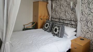 In-room safe, desk, soundproofing, iron/ironing board