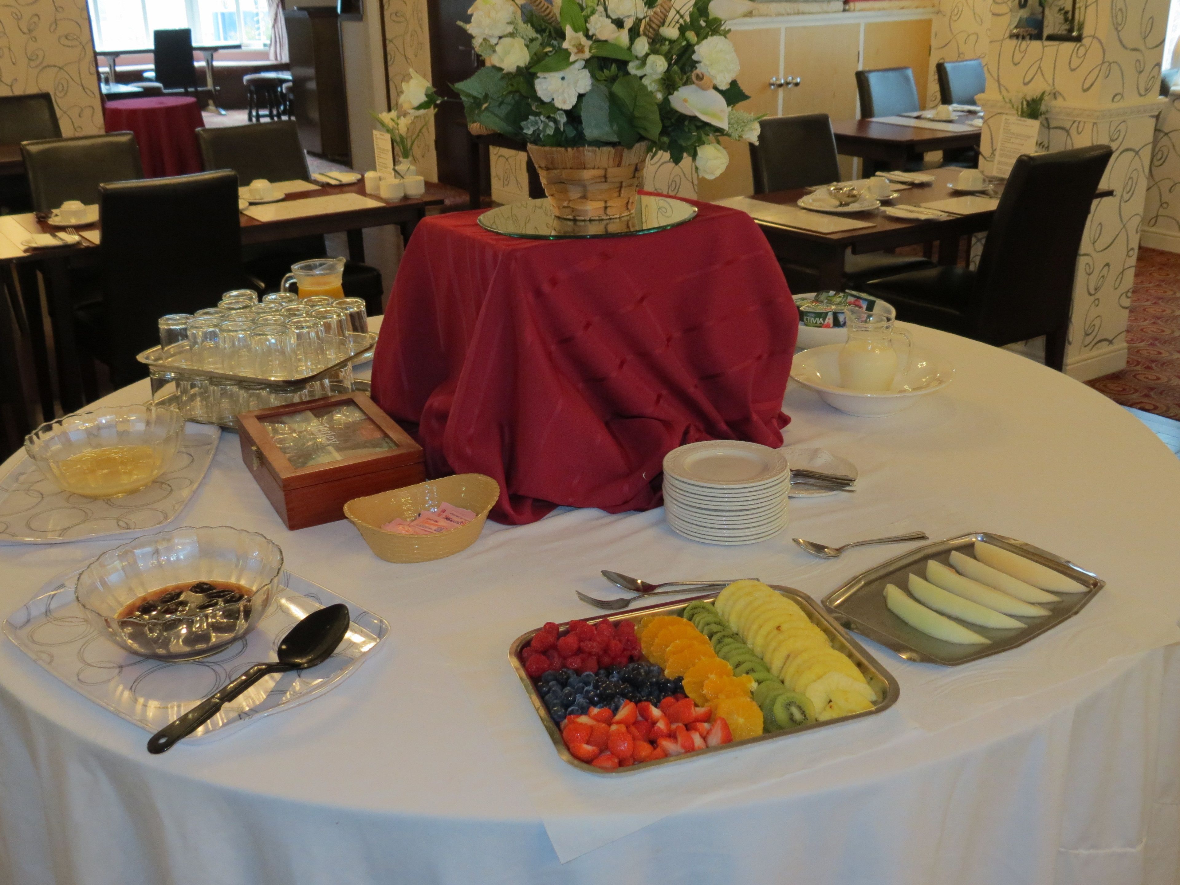 Daily full breakfast (GBP 8.00 per person)