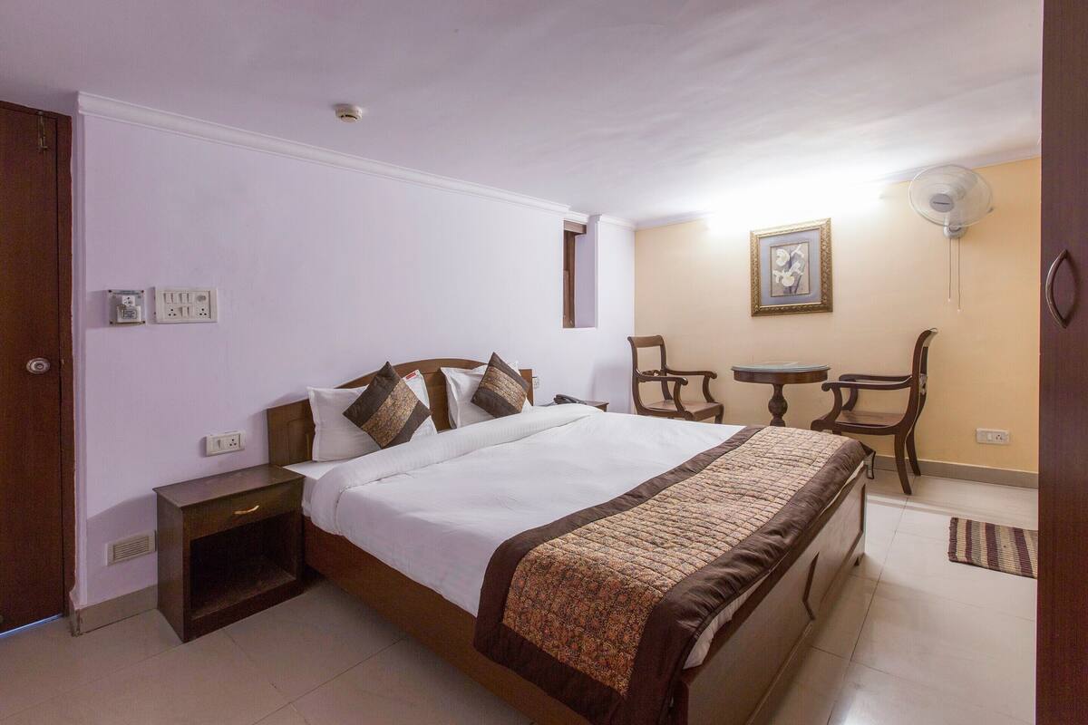 WiFi (free), bed sheets