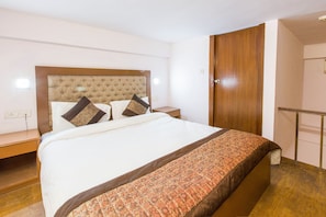 Habitación estándar con 1 cama matrimonial o 2 individuales, para fumadores | Wifi gratis y ropa de cama