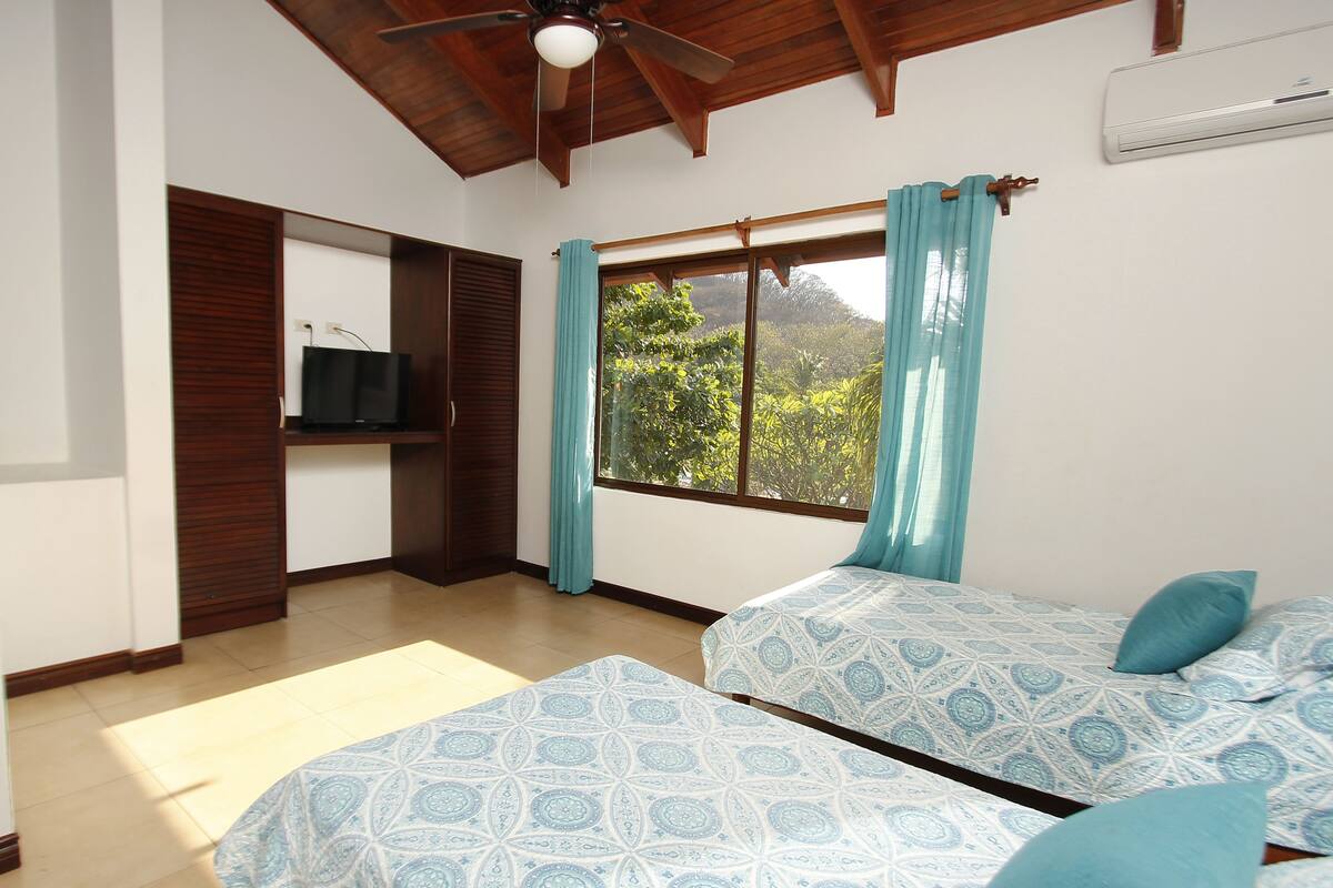 Luxury Villa, 3 Bedrooms, Partial Sea View | In-room safe, desk, blackout drapes, WiFi (free)