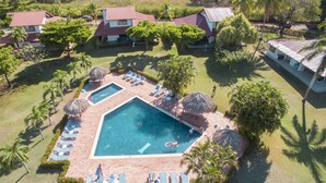 Indoor/outdoor pool - Villas Estival (Tempate)