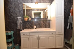 Apartment, 4 Bedrooms | Bathroom - Solferie Holiday Home Jolleveien (Kristiansand)