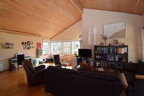 House, 4 Bedrooms | Living room | Flat-screen TV, DVD player - Solferie Holiday Home Breimyråsen (Kristiansand)