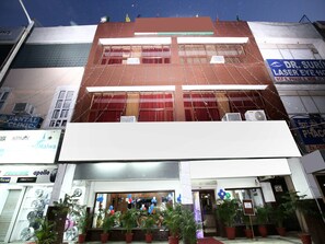 Mặt tiền nơi lưu trú