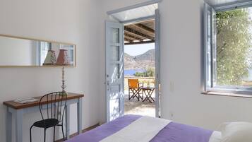 Apartment, 1 Schlafzimmer, Meerblick (Neda) | 1 Schlafzimmer, Zimmersafe, individuell dekoriert